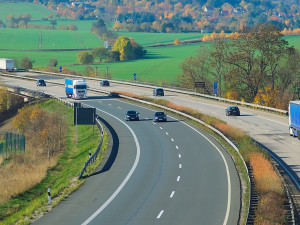 Řidiči mohou kvůli uzavřenému mostu u Lanžhota jezdit na Slovensko po dálnici D2 bez dálniční známky