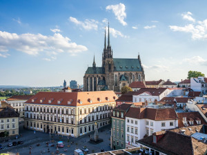 Třída Kapitána Jaroše v Brně nabídne po úpravě více prostoru pro odpočinek. Naopak ubude třicet parkovacích míst