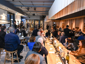 Nechceme pořádat demonstrace, chceme jen přesvědčit nepřesvědčené, říká zakladatel iniciativy podporující Petra Fialu