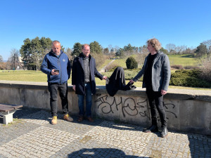 VIDEO: V Brně přivítali už čtvrtého mimozemšťana. Lidé ho potkají na náměstí Míru