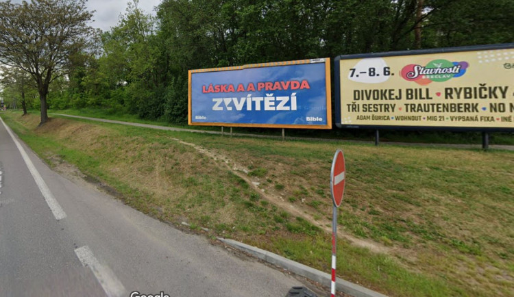 Ze Znojma mizí billboardy. Město chce zlepšit svou vizuální podobu i bezpečnost na silnicích