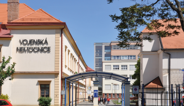 Vojenská nemocnice Brno zavádí privátní 5G síť pro přenos dat. Nová technologie má přinést pokrok i vyšší kvalitu péče