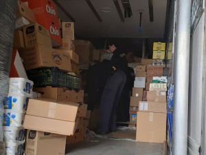 Celníci na jihu Moravy zadrželi kamion převážející 160 tisíc neznačených cigaret. O ničem nevím, hájil se řidič