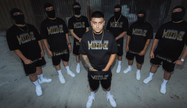 KOMENTÁŘ: Ostravský rapper Hard Rico mění zločiny v marketingový hit. Z možných deseti let v kriminále si těžkou hlavu zřejmě nedělá