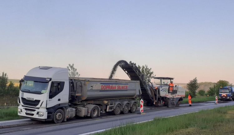 Od pondělí uzavírka na Výšince. Řidiči projedou jen kyvadlově