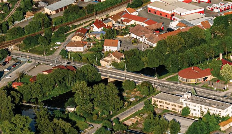 Oprava mostu přes Svratku v Tišnově u Brna má skončit v půli května