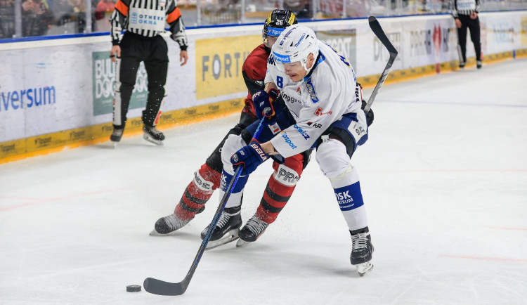 Kometa zvítězila na ledě Sparty 4:3 v prodloužení, od finále ji dělí výhra