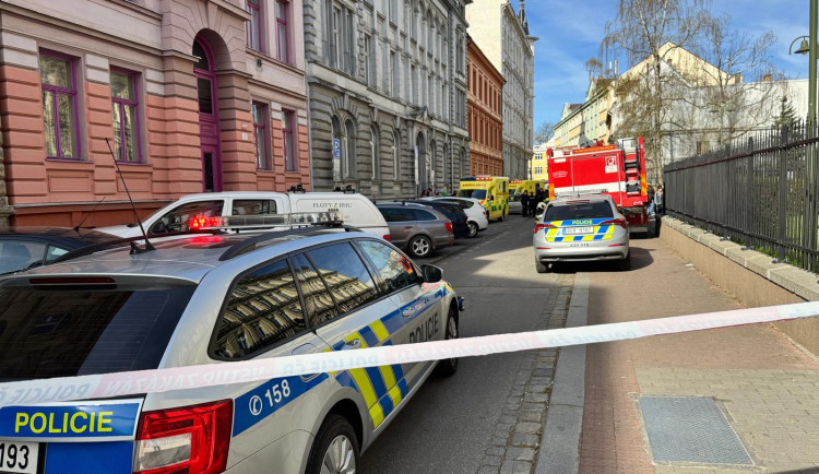 Žák na budějcké základce použil pepřový sprej. Evakuovat se muselo tři sta lidí