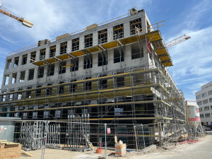 V Brně dokončují obří vzdělávací komplex. Pojme tisíce studentů, mohou tam vyvíjet léky