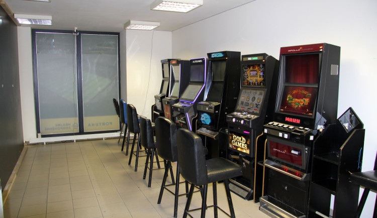 Sklapla past nad skupinou, která v Brně provozovala nelegální herny 