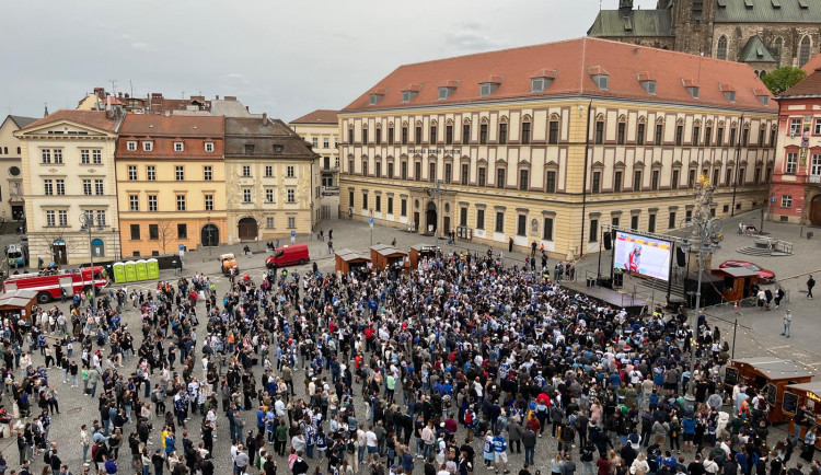 Kometa Brno vyhrála v úvodním finále extraligy. Pardubice zdolala 2:1 v prodloužení