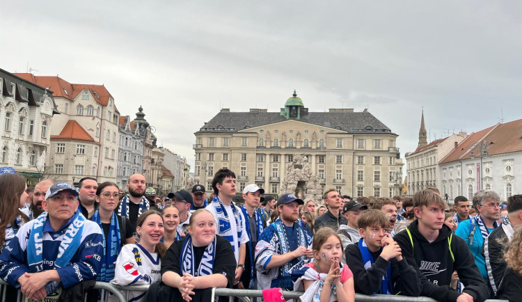 Finálová série extraligy se přesouvá za stavu 1:1 z Pardubic do Brna