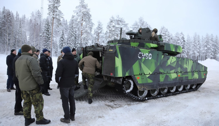 Zakázka za stovky milionů ročně. Meopta vyrobí moderní systémy pro armádní obrněnce