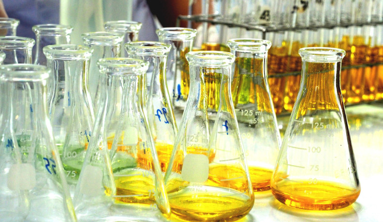 Škoda za deset milionů. V Ostravě v noci hořela chemická laboratoř