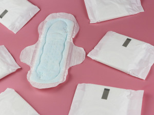 Brno nabídne dívkám na více než padesáti školách menstruační potřeby zdarma