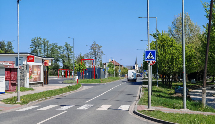 Uzavírka kvůli kriminální kauze. Hlavní tah v Litovli čeká v létě reklamační oprava