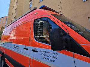 Po požáru v bytě v Brně skončilo sedm lidí v nemocnici. Byla tam varna