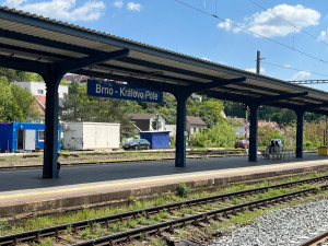 Rekonstrukce nádraží v Králově Poli postoupila. Lidé využijí nová nástupiště