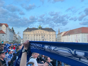 VIDEO: Brno je v euforii. Fanoušci Komety slaví vítězství v extralize