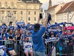 VIDEO: Brno je v euforii. Fanoušci Komety slaví vítězství v extralize
