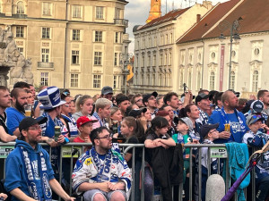 VIDEO: Brno je v euforii. Fanoušci Komety slaví vítězství v extralize