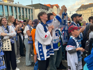 VIDEO: Brno je v euforii. Fanoušci Komety slaví vítězství v extralize