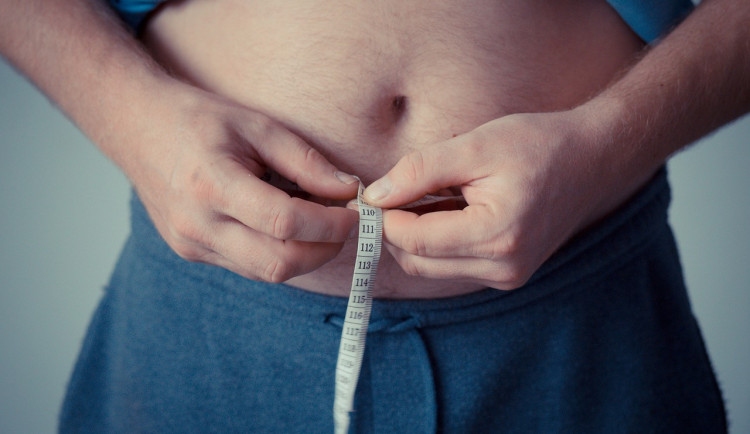 Obezita jako tichý zabiják. Kardiologové v Brně řeší vliv vysoké váhy na srdce
