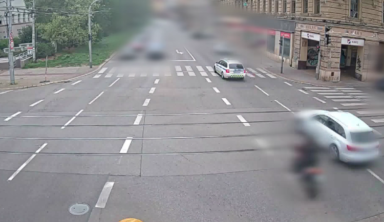 Pětiletý chlapec ztrácel vědomí, do brněnské nemocnice rodině pomohli strážníci