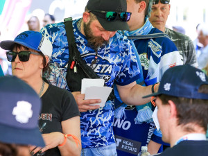 Na autogramiádu mistrovské Komety v Brně přišly stovky fanoušků