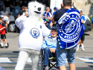 Na autogramiádu mistrovské Komety v Brně přišly stovky fanoušků