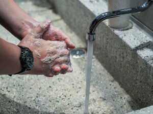Brňané otestují, zda si umí umývat ruce. Správná hygiena ochrání před žloutenkou