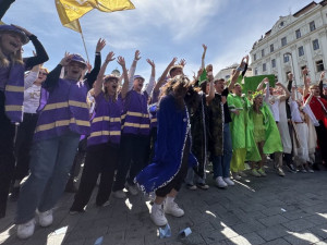 FOTO: Studenti roztančili centrum Brna. Tradiční Majáles oslavili ve velkém stylu
