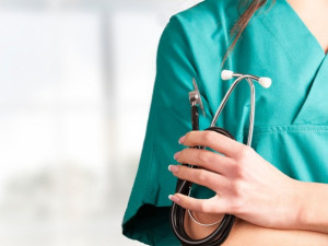 Nedoceněná profese plná paradoxů. V Brně zlepšují postavení zdravotních sester