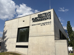 V Brně se vyrábí elektronové mikroskopy za miliony. Vědci dostali nové zázemí