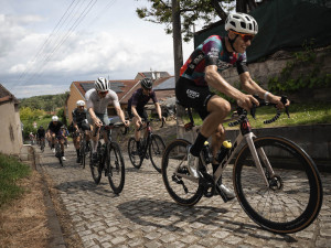 Tisícovka srdcařů mezi vinohrady. Seriál Road Classics odstartoval rekordem