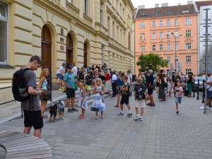 Cítí se děti ve školách bezpečně? V Brně chystají průzkum, osloví i rodiče