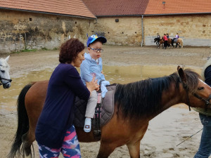 Lékaři mu dávali jen 90 dní života, dnes jsou Tedíkovi tři roky a dál statečně čelí vážné nemoci