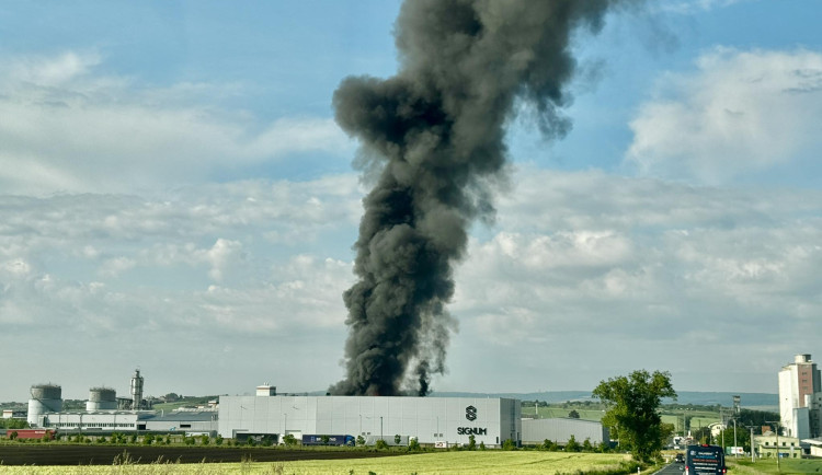 Požár haly v Hustopečích se obešel bez škody, objekt čekala demolice
