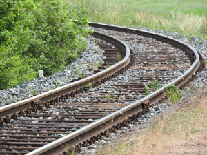 Vlak na Blanensku v neděli zabil člověka, který přecházel koleje