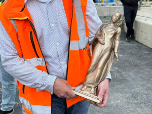Budoucí tunel na Vinohradech má patronku. Svatá Barbora ochrání dělníky na stavbě