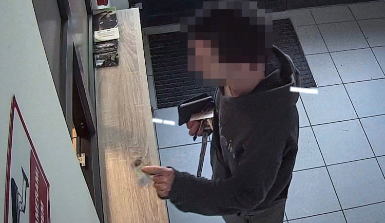 Po šťastném shledání se ztraceným telefonem přišel muž nečekaně o svobodu