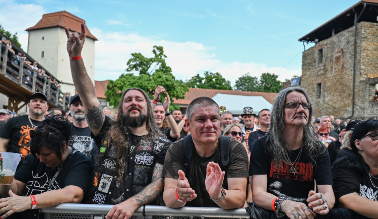 Sorfest přilákal fanoušky rocku na Slezskoostravský hrad. Hrálo se ze tří pódií
