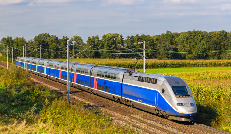 Elektrifikace i vyšší rychlost. Trať z Náchoda do Polska má projektanta