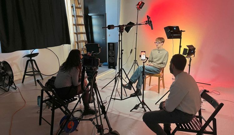 Filmaři z Brna boří předsudky o Romech. Nenávist na sítích je dohnala až na policii