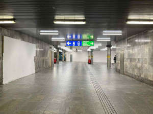 Konec hrůzného podchodu pod brněnským hlavním nádražím se blíží, bude bez obchodů