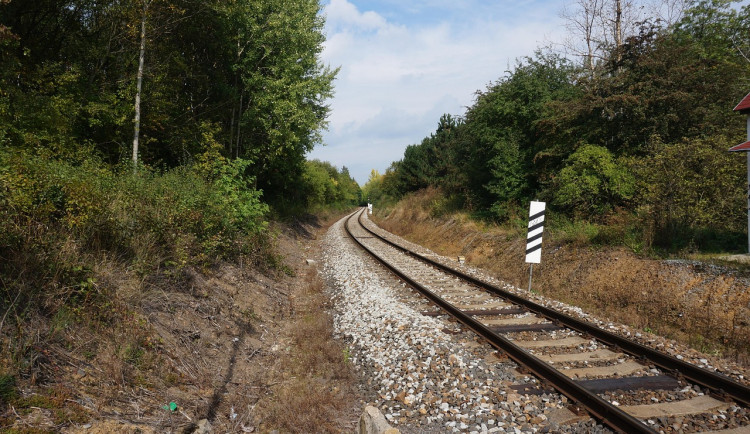 V Letovicích projel vlak návěstidlo, od rychlíku ho dělily desítky metrů