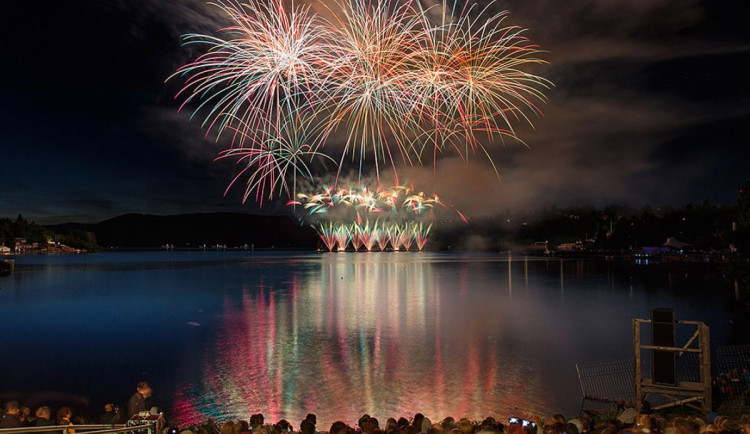 Nebe nad Brnem rozzáří Ignis Brunensis, přehradu pohlídají i policejní čluny
