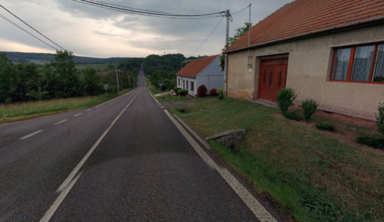 U Slavkova přibyl další radar. Úsekové měření nově hlídá řidiče v Nížkovicích