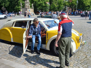 Na trase 1000 mil československých je také unikátní Tatra T77. Jela už v roce 1934