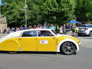 Na trase 1000 mil československých je také unikátní Tatra T77. Jela už v roce 1934